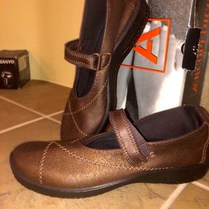 Arcopedio Mary Janes